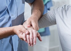 Боль в запястье – прием невролога и травматолога в Кривом Роге